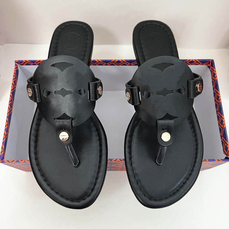 Brand Slippers Solid Flip Flops Women's Genuine Leather Flat Sandals 2023 Summer Classics Designer Slipper Black Brown Matte Lday Sandal with Dust Bag 35-43, Pink matte
Brand Slippers Solid Flip Flops Women's Genuine Leather Flat Sandals 2023 Summer Classics Designer Slipper Black Brown Matte Lday Sandal with Dust Bag 35-43, Pink matte