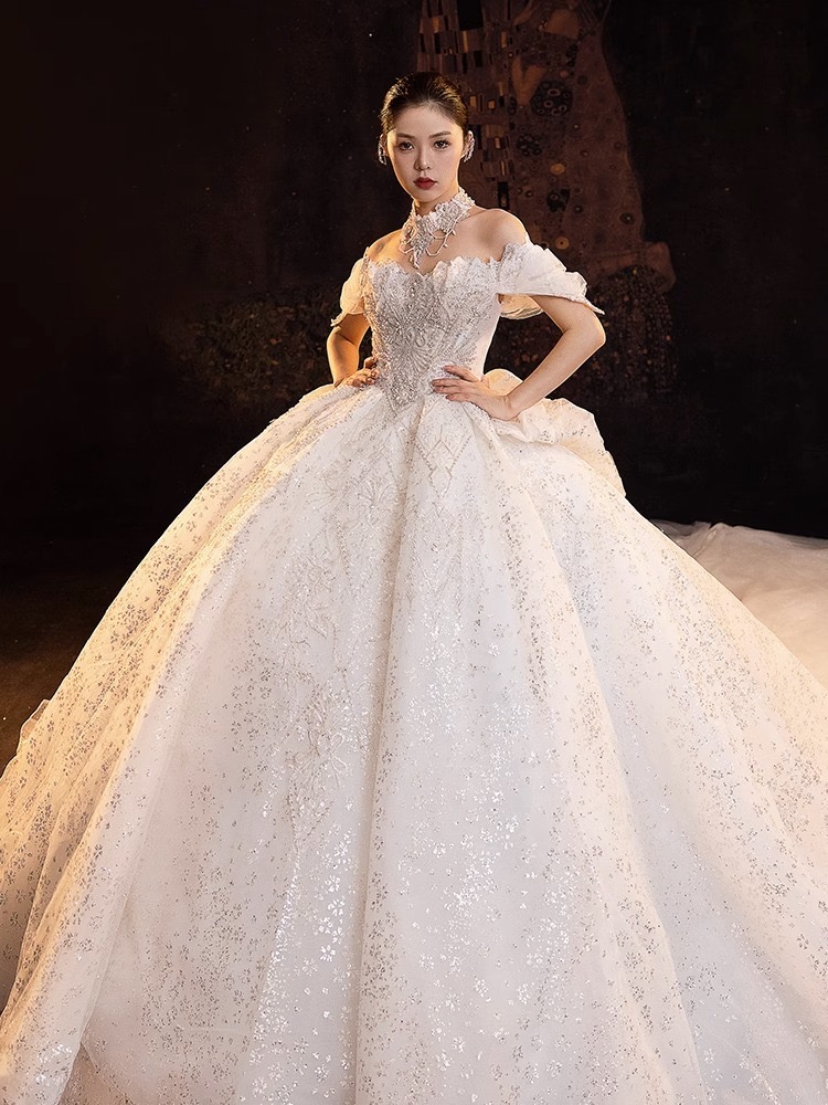 Modest Ball Gown Wedding crystals necklace shiny Bridal Gowns Lace Appliqued Sequins Plus Size Custom Made Sweetheart Neck Beach Mopping Robe Bride Dr