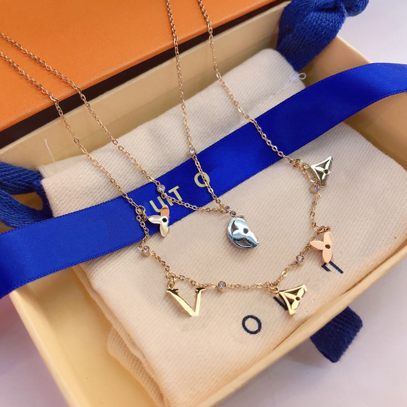 Luxury Designer Necklace Choker Pendant Chain 18K Gold Stainless Steel Letter Necklaces Fashion Women Statement Wedding Jewelry X032
Luxury Designer Necklace Choker Pendant Chain 18K Gold Stainless Steel Letter Necklaces Fashion Women Statement Wedding Jewelry X032