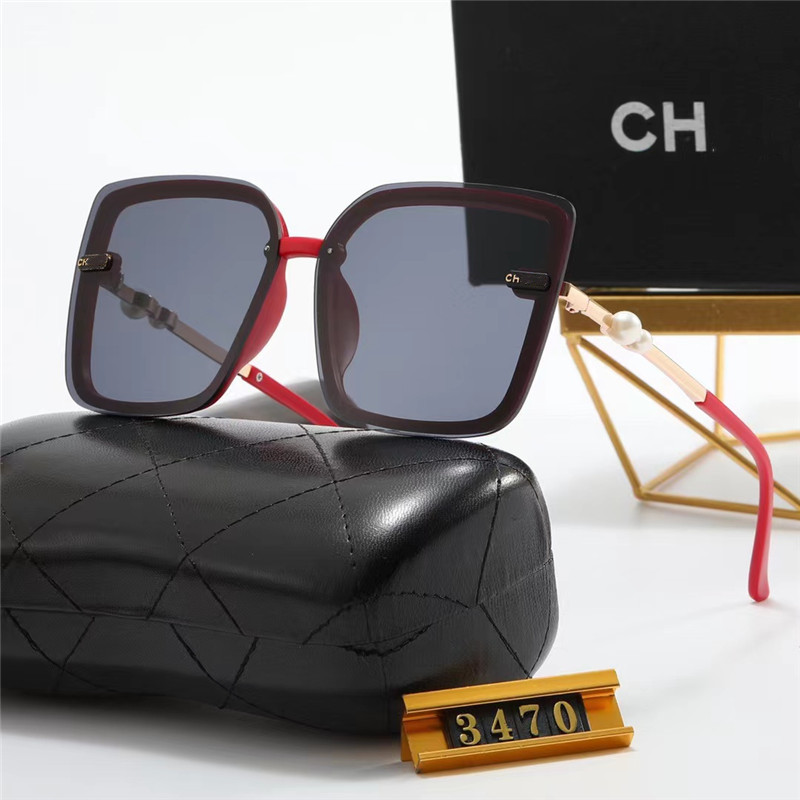 Designer Sunglasses For Women and Men Fashion Model Special UV 400 Protection Letter Big Leg Double Beam Frame Outdoor Design Alloy Pearl Sunglasses 3470
Designer Sunglasses For Women and Men Fashion Model Special UV 400 Protection Letter Big Leg Double Beam Frame Outdoor Design Alloy Pearl Sunglasses 3470