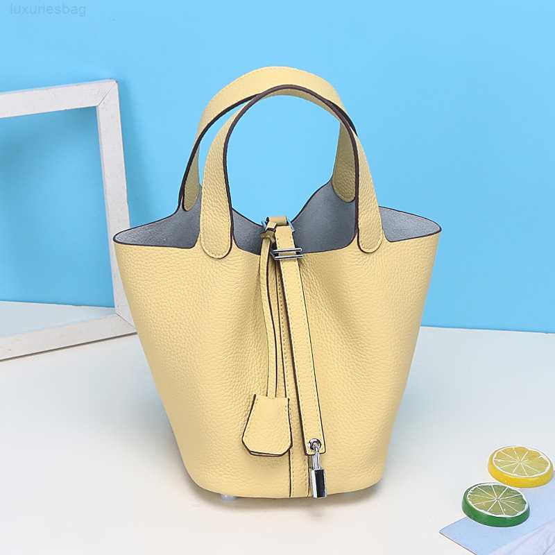 Designer Luxury Bag Soft Top Layer Cowhide Net Red Vegetable Basket Leather Bucket Lychee Pattern Leisure Hand Female Small HandbagN97QOEB6 Picotin, Small orange
Designer Luxury Bag Soft Top Layer Cowhide Net Red Vegetable Basket Leather Bucket Lychee Pattern Leisure Hand Female Small HandbagN97QOEB6 Picotin, Small orange
