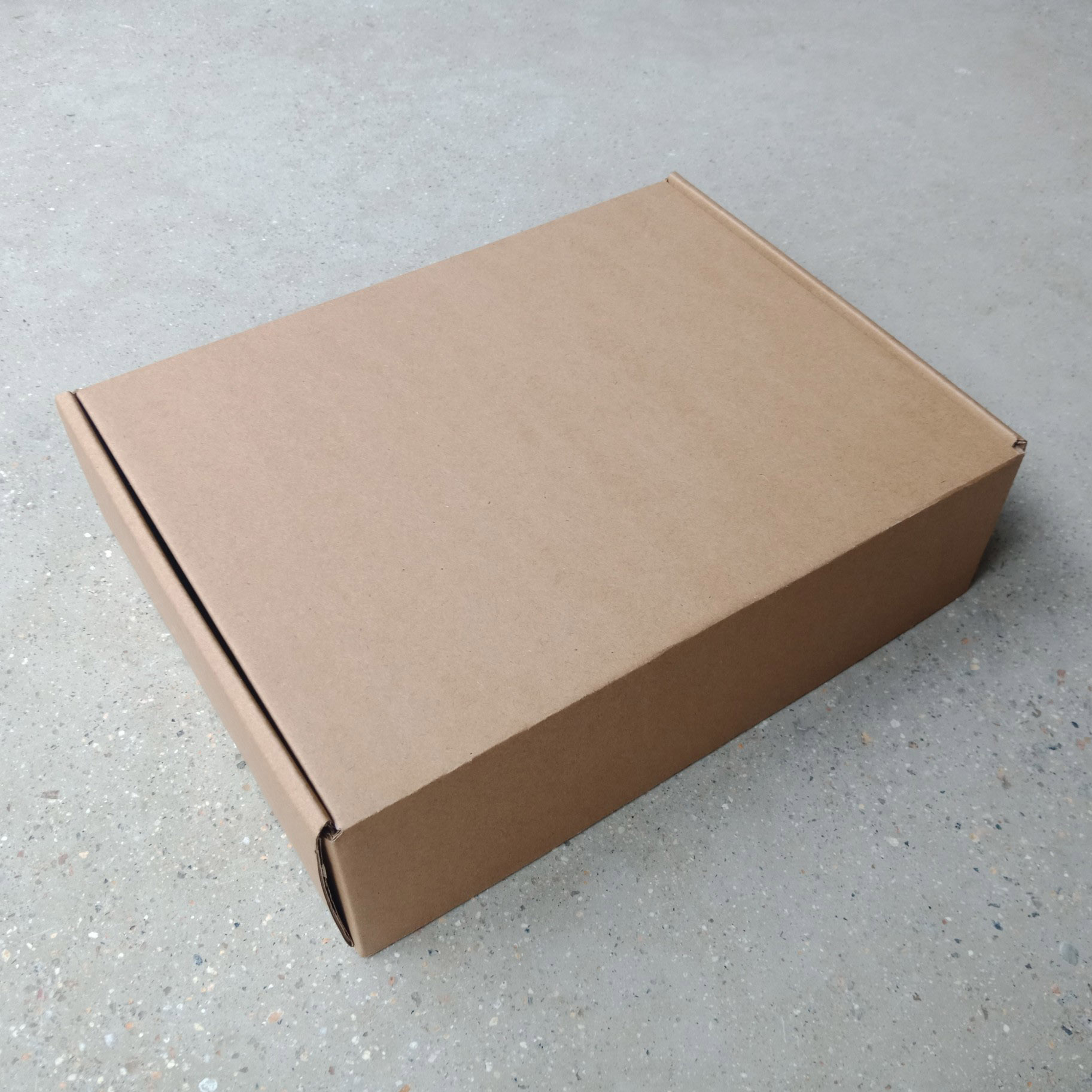 Box makes up difference and pays the freight empty box top AA