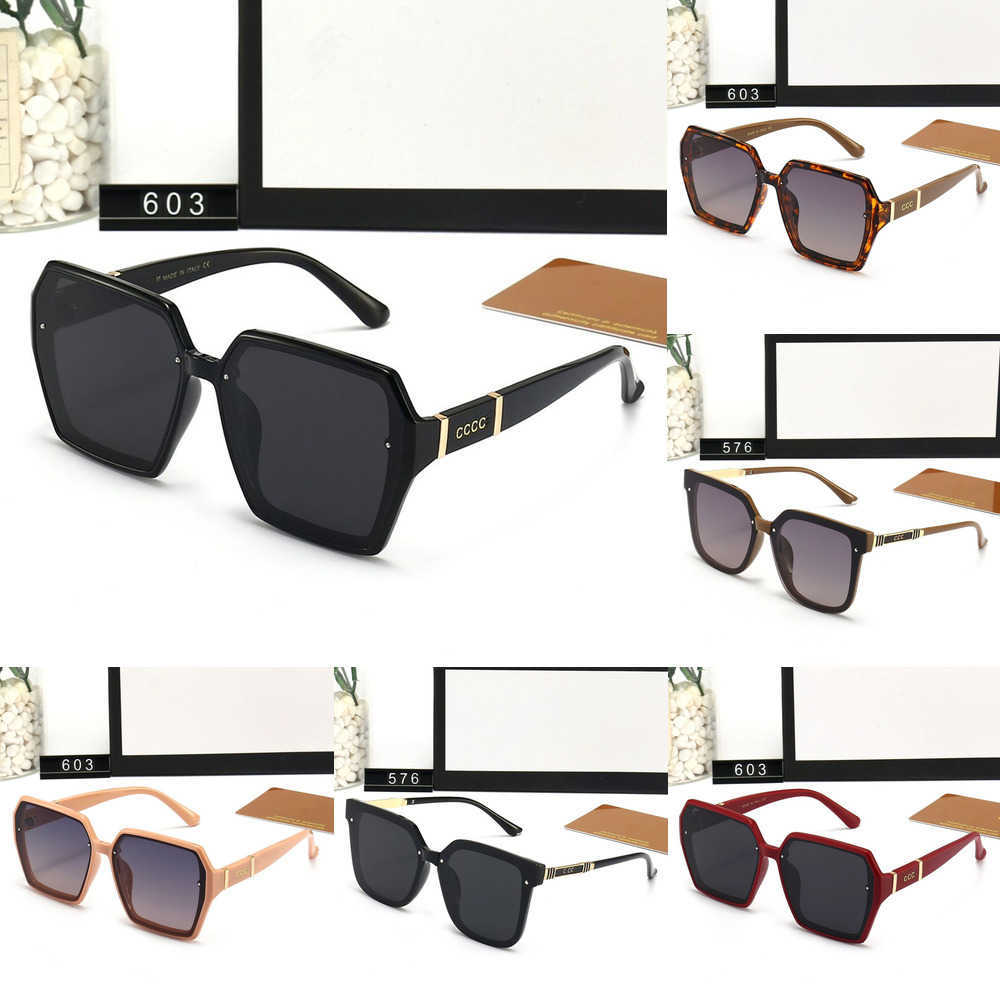 Luxury Sunglasses Polaroid Lens Designer Letter Womens Mens Goggle Senior Eyewear For Women Eyeglasses Frame Vintage Metal Sun Glasses
Luxury Sunglasses Polaroid Lens Designer Letter Womens Mens Goggle Senior Eyewear For Women Eyeglasses Frame Vintage Metal Sun Glasses