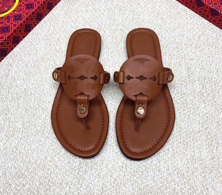 Sandals Luxury Desinger Slipper Women Shoes Flip Flops 2023 Summer Leather Women's Sandal Casual Slides Outdoor Female Beach Shoes 35-43, Silver matte
Sandals Luxury Desinger Slipper Women Shoes Flip Flops 2023 Summer Leather Women's Sandal Casual Slides Outdoor Female Beach Shoes 35-43, Silver matte