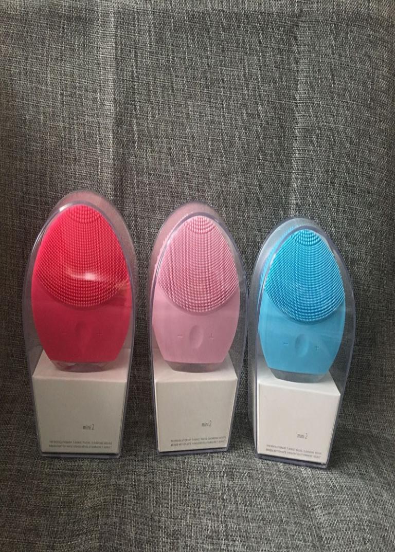 mini cleanser mini electric ultrasonic beauty clean instrument silicone waterproof cleanser pores three colors delivery
