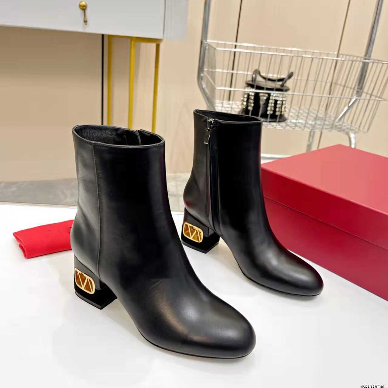 High Quality Rivet Boots Valentinoity Heel Boot Designer Women Winter Leather Ankle Booties Sexy Warm Platform Luxury V Woman fgjbbv
High Quality Rivet Boots Valentinoity Heel Boot Designer Women Winter Leather Ankle Booties Sexy Warm Platform Luxury V Woman fgjbbv