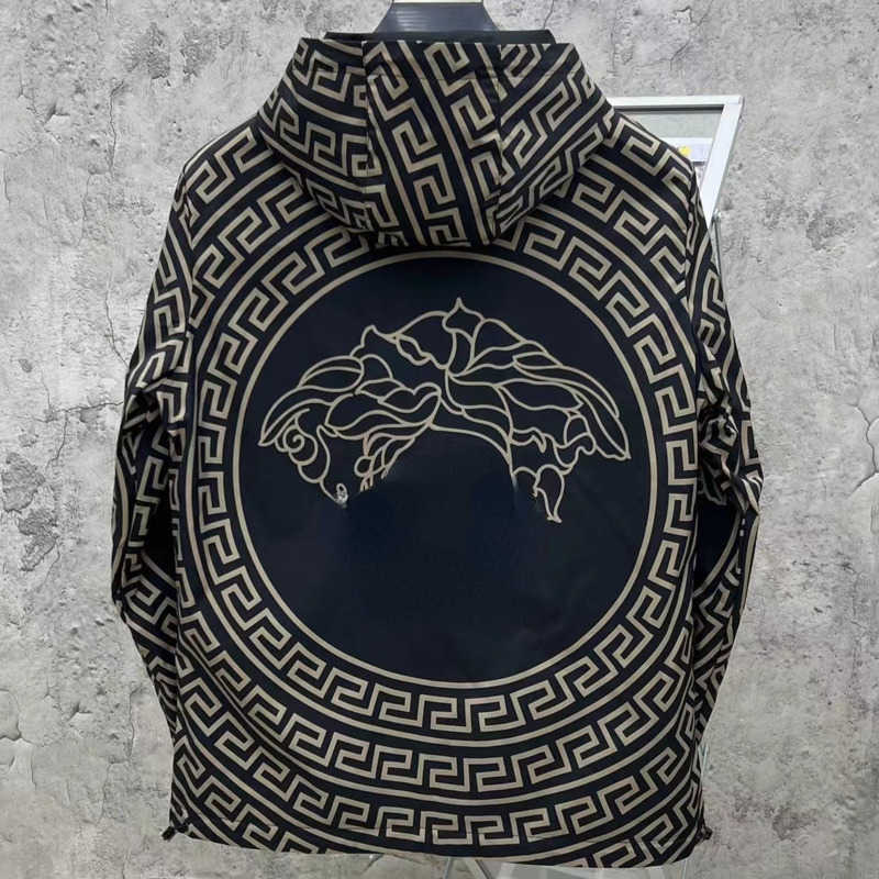 Casual Men Jacket Medusa Printed Zippered Hooded Jacket Vers Designer Jackets Mens Cardigan Coat Hip-hop Windbreak Loose Reversible y2k hoodie
Casual Men Jacket Medusa Printed Zippered Hooded Jacket Vers Designer Jackets Mens Cardigan Coat Hip-hop Windbreak Loose Reversible y2k hoodie
