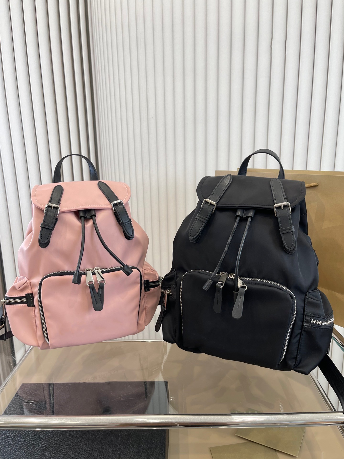 Backpack women's bag classic designer bag men's schoolbag pocket bag mountaineering bag leisure bag fashion bag brand bag, Customize
Backpack women's bag classic designer bag men's schoolbag pocket bag mountaineering bag leisure bag fashion bag brand bag, Customize