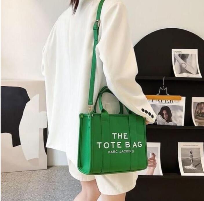 the tote bag lady famous designer cool practical Large capacity plain cross body shoulder handbags women great coin purse crossbody casual square leather bag, Black
the tote bag lady famous designer cool practical Large capacity plain cross body shoulder handbags women great coin purse crossbody casual square leather bag, Black