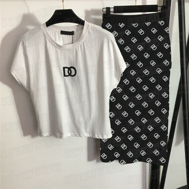 Letters Printed Women Skirts T Shirt Tops Two Piece Sets Summer Short Sleeve Tees High Waist Dress For Woman, White
Letters Printed Women Skirts T Shirt Tops Two Piece Sets Summer Short Sleeve Tees High Waist Dress For Woman, White