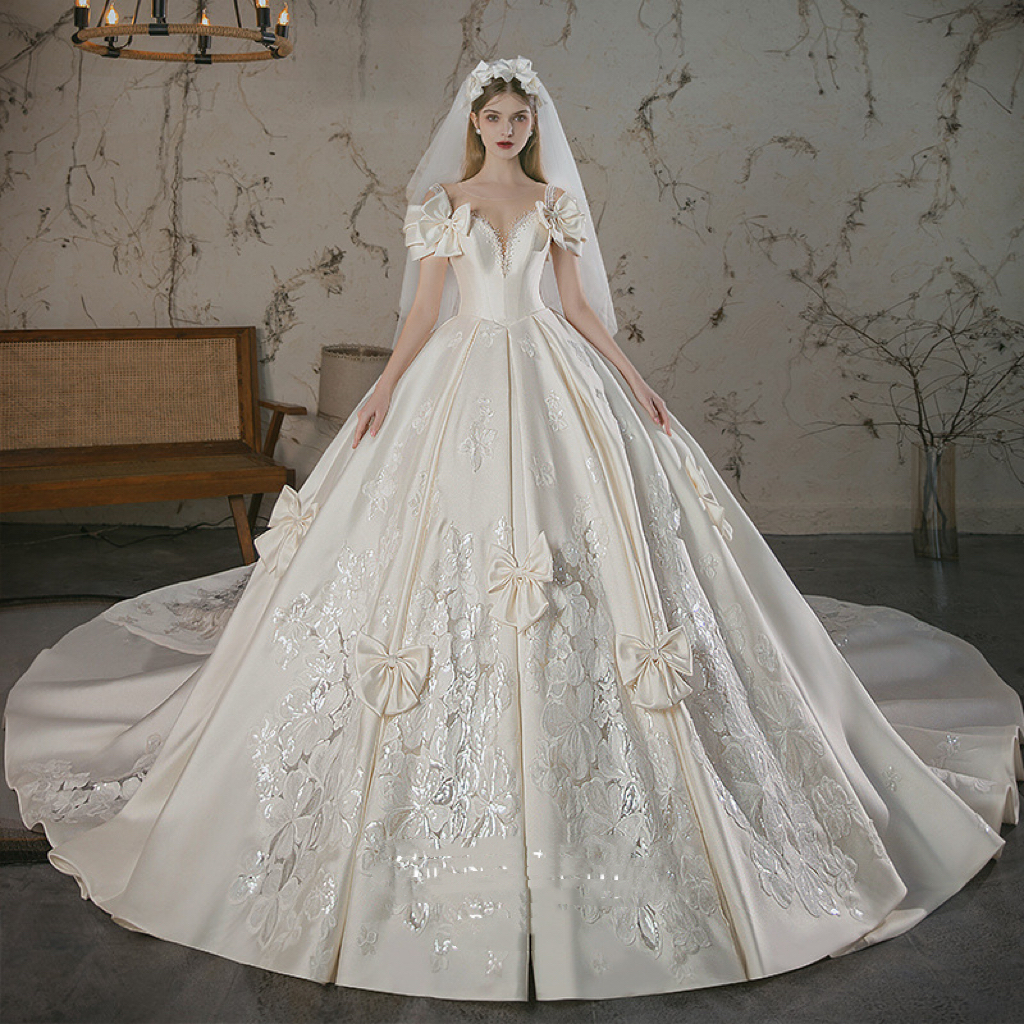 Luxury Dubai Ball Gown Wedding Dresses Long beaded Sheer crystal Neck Crystal Beaded Appliqued Bridal Gowns lace stain sequined designer Vestido De Novias, Same as image
Luxury Dubai Ball Gown Wedding Dresses Long beaded Sheer crystal Neck Crystal Beaded Appliqued Bridal Gowns lace stain sequined designer Vestido De Novias, Same as image