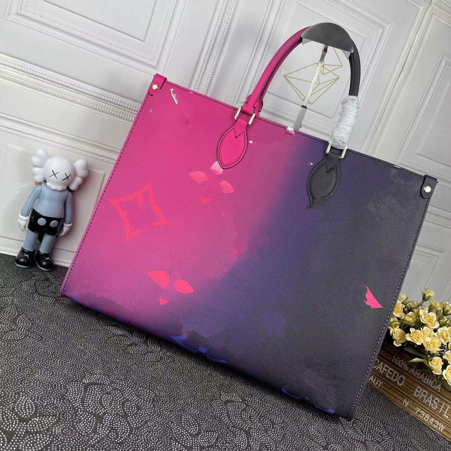GM41 5A Onthego Totes Embossed WOMEN luxurys designers bags leather Handbags messenger crossbody shoulder bag Wallet backpack Monograms Orange inside Fuchsia, Match wallet:19*10cm
GM41 5A Onthego Totes Embossed WOMEN luxurys designers bags leather Handbags messenger crossbody shoulder bag Wallet backpack Monograms Orange inside Fuchsia, Match wallet:19*10cm