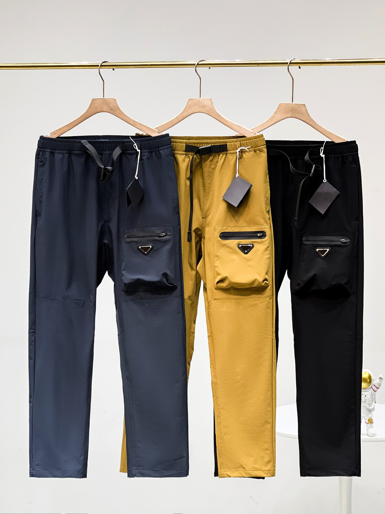 23ss pants men sportswear running jogger sweatpants Imported woven High-weight cotton terry Feel smooth soft and delicate Ribbed cuffs asian size black pant, Color 1
23ss pants men sportswear running jogger sweatpants Imported woven High-weight cotton terry Feel smooth soft and delicate Ribbed cuffs asian size black pant, Color 1