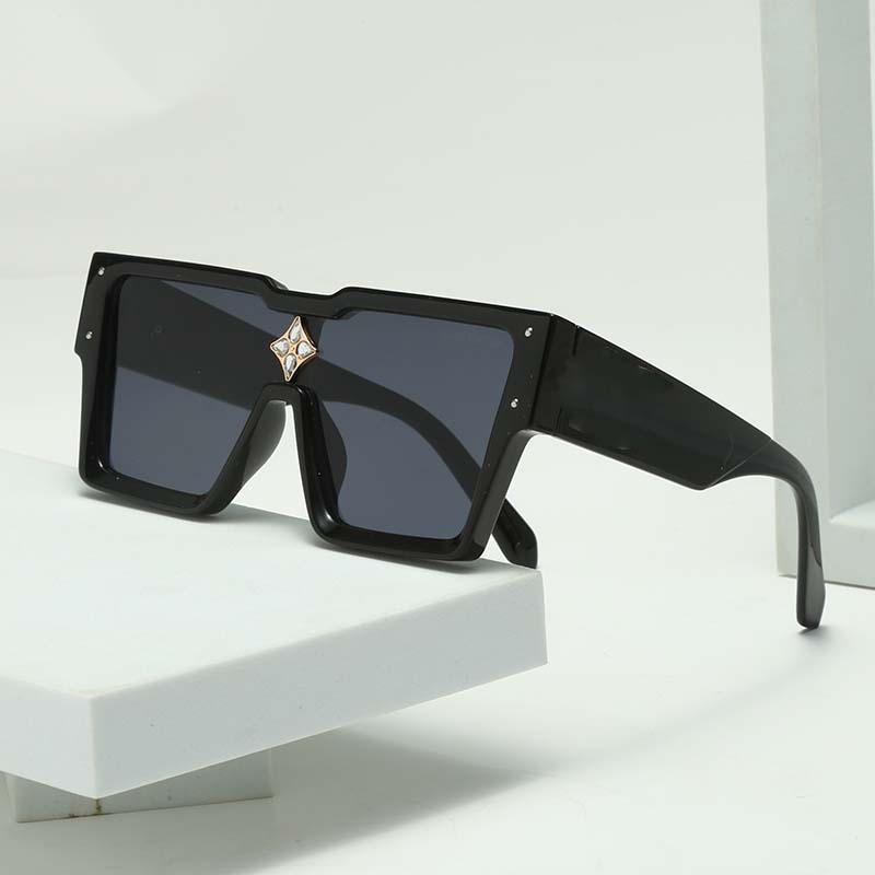 luxurys designers sunglasses for women designer sunglass sunglasses mens Classic Vintage UV400 Outdoor Oculos De Sol fashion
luxurys designers sunglasses for women designer sunglass sunglasses mens Classic Vintage UV400 Outdoor Oculos De Sol fashion