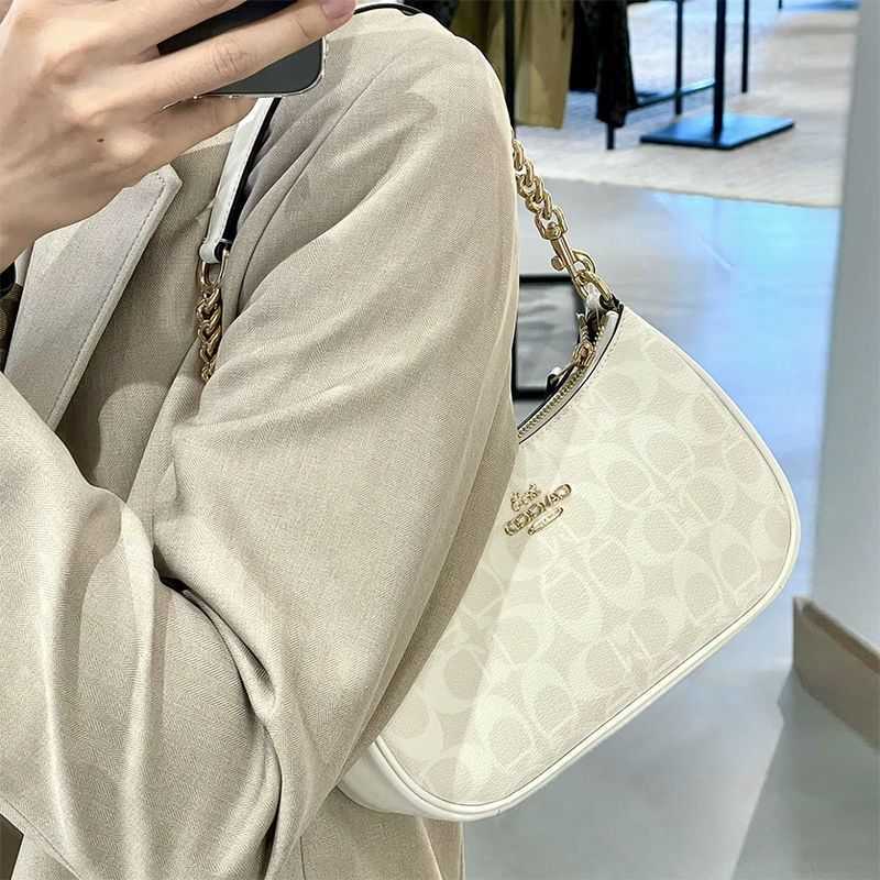 Shoulder Waist s US COCCD Summer New Teri Women's Chain Underarm Handheld Crossbody Mahjong Leather Bag, Sky blue
Shoulder Waist s US COCCD Summer New Teri Women's Chain Underarm Handheld Crossbody Mahjong Leather Bag, Sky blue