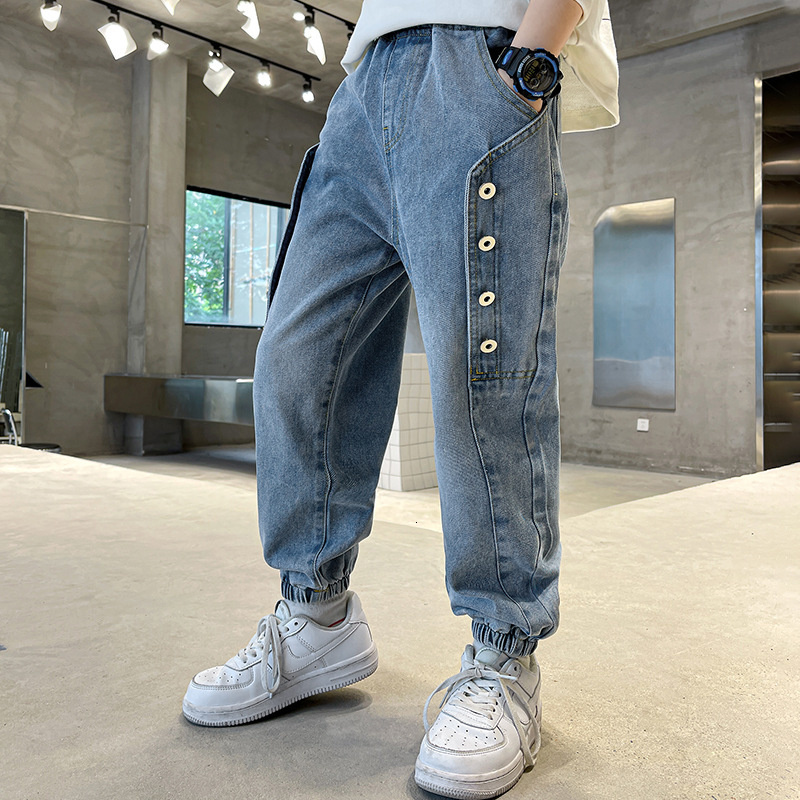Jeans Spring Children's Clothing Boys' Casual Fashion Bag Feet Loose Fit All Matching Jeans Small and Medium Jeans for Children 230406