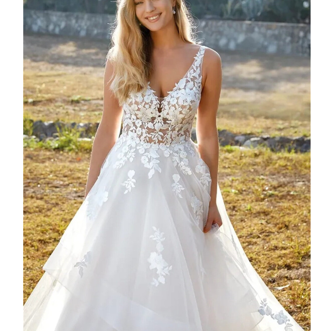 A Line V Neck Wedding Dress Ruched Long Sleeveless Bridal Gowns Floor Length Bride Dress Robe De Mariee