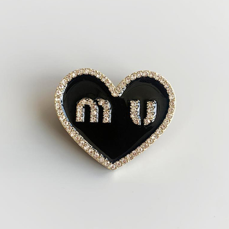 Women Crystal Letter Brooch Cute Heart Letter Brooch Suit Lapel Pin Gift for Love Girlfriend