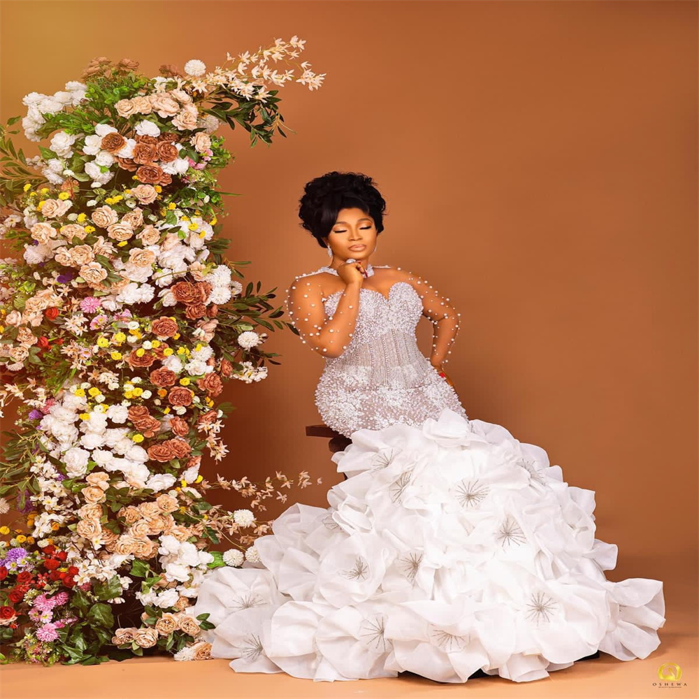2023 Nov Arabic Aso Ebi Plus Size Mermaid White Wedding Dress Beaded Pearls Tiers Organza Bridal Gowns Dresses ZJ302