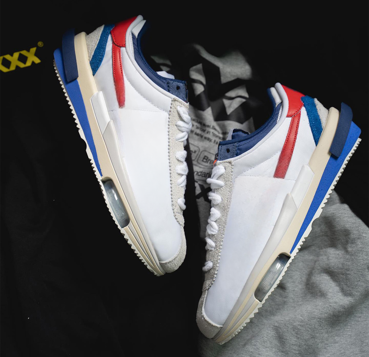 Shoes Mens Sacais x Cortez 4.0 OG Royal Fuchsia 4.0 Color Grey nylon Leather Upper Size 36-45
Shoes Mens Sacais x Cortez 4.0 OG Royal Fuchsia 4.0 Color Grey nylon Leather Upper Size 36-45