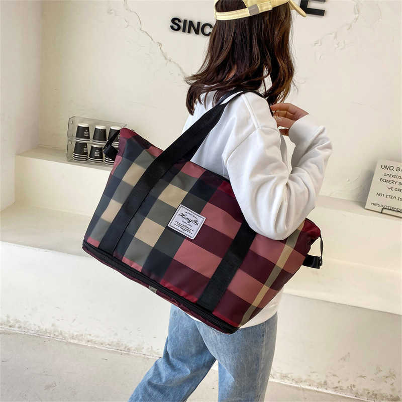 Duffel Bags 2023 New Fashion Folding Short Distance Travel Large Capacity Women s Hand Luggage Storage Wet and Dry Separation Fitness 230406