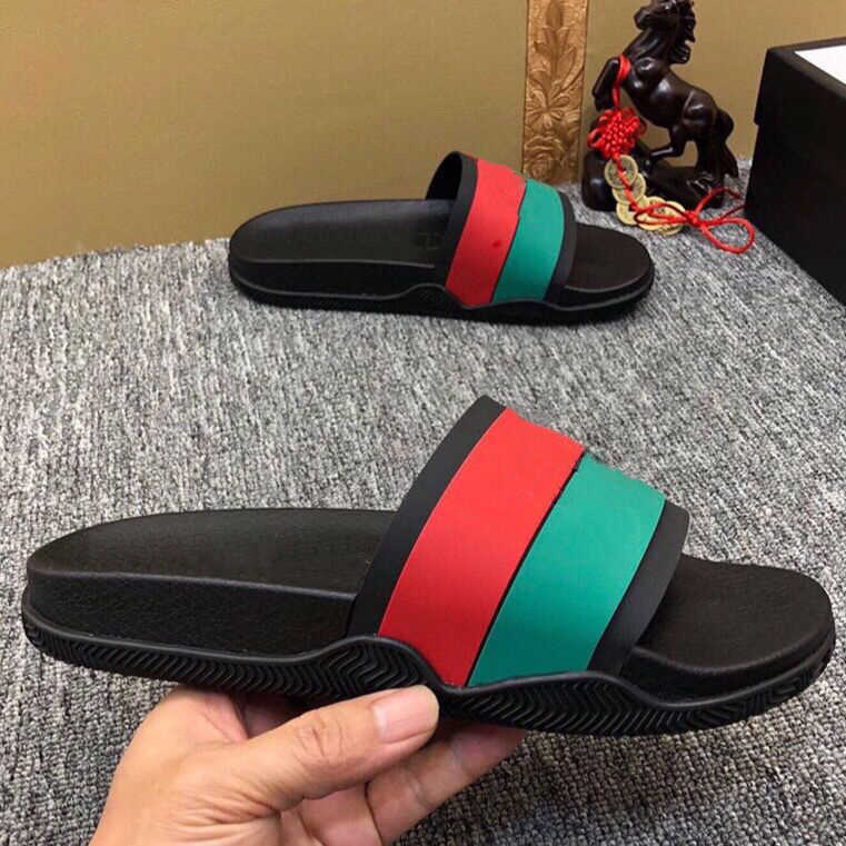 Designer Rubber Slides Sandal Flat letter Fashion Shoes Beach Flip Flops Luminous Mens Women Slippers 36-46
Designer Rubber Slides Sandal Flat letter Fashion Shoes Beach Flip Flops Luminous Mens Women Slippers 36-46