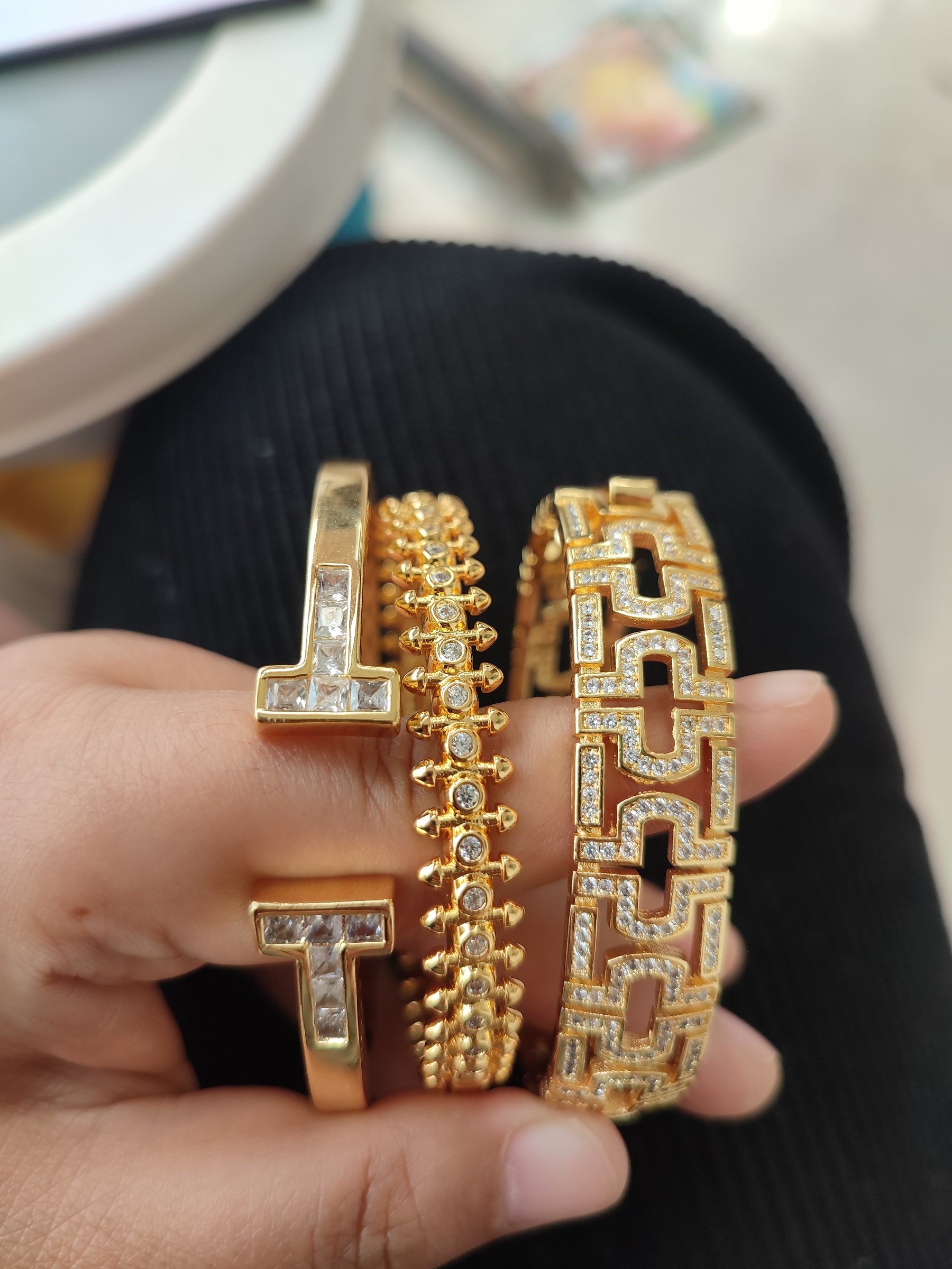 hard bracelets for women silver gold 18k chain men open magnetic designer jewelry high quality Fashion Party Christmas Wedding gifts Birthday evening dinner cool
hard bracelets for women silver gold 18k chain men open magnetic designer jewelry high quality Fashion Party Christmas Wedding gifts Birthday evening dinner cool