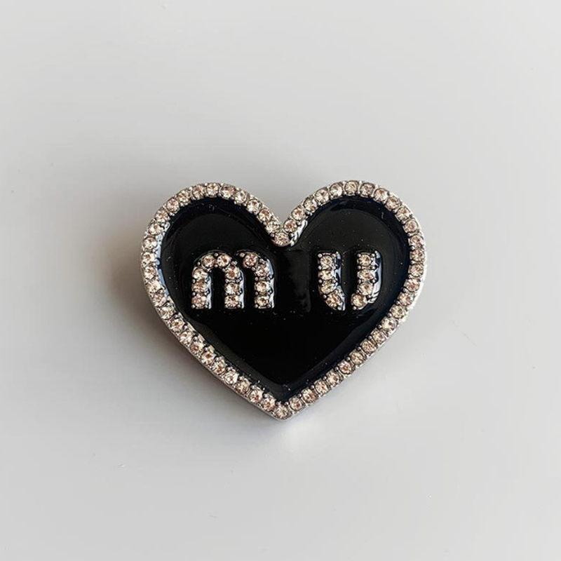 Women Crystal Letter Brooch Cute Heart Letter Brooch Suit Lapel Pin Gift for Love Girlfriend