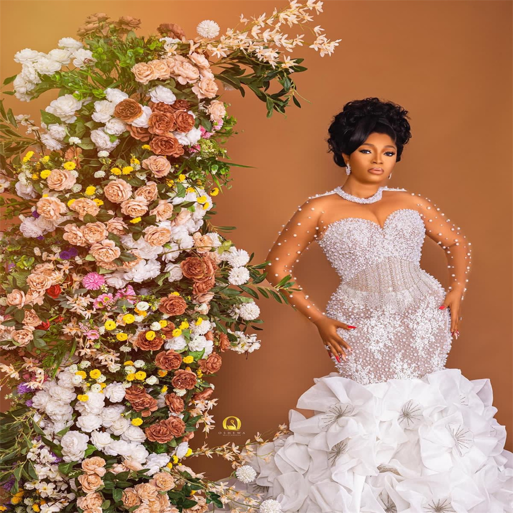 2023 Nov Arabic Aso Ebi Plus Size Mermaid White Wedding Dress Beaded Pearls Tiers Organza Bridal Gowns Dresses ZJ302