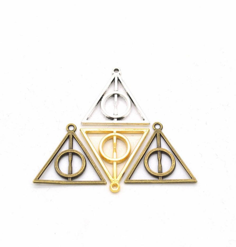 Bulk 120Pcslot Vintage Triangle Charms Pendant Triangle Deathly Hallows Wizzar Charms DIY Findings 3132mm 4 colors