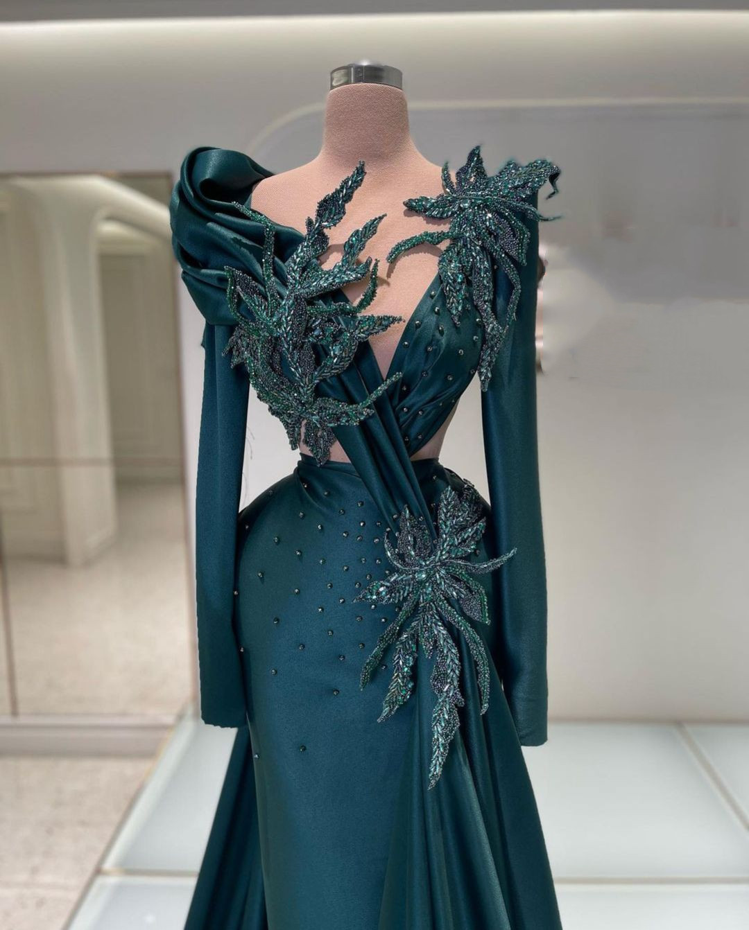 Dark Green Mermaid Prom Dresses Long Sleeves V Neck Appliques Sequins Floor Length Satin 3D Lace Flowers Beaded Evening Dress Bridal Gowns Plus Size C