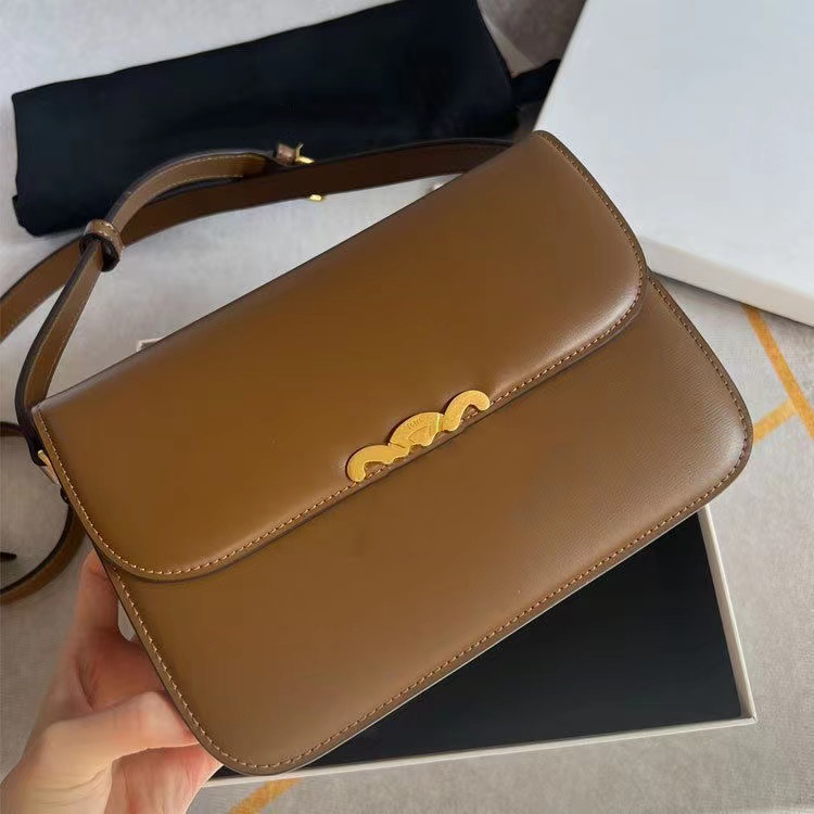 Triomphe designer bags celi Bags Smooth Cowhide Women Teen Cuir Handbag Golden Chain Shopping bags Lady Wallet 18cm 22cm, Black
Triomphe designer bags celi Bags Smooth Cowhide Women Teen Cuir Handbag Golden Chain Shopping bags Lady Wallet 18cm 22cm, Black