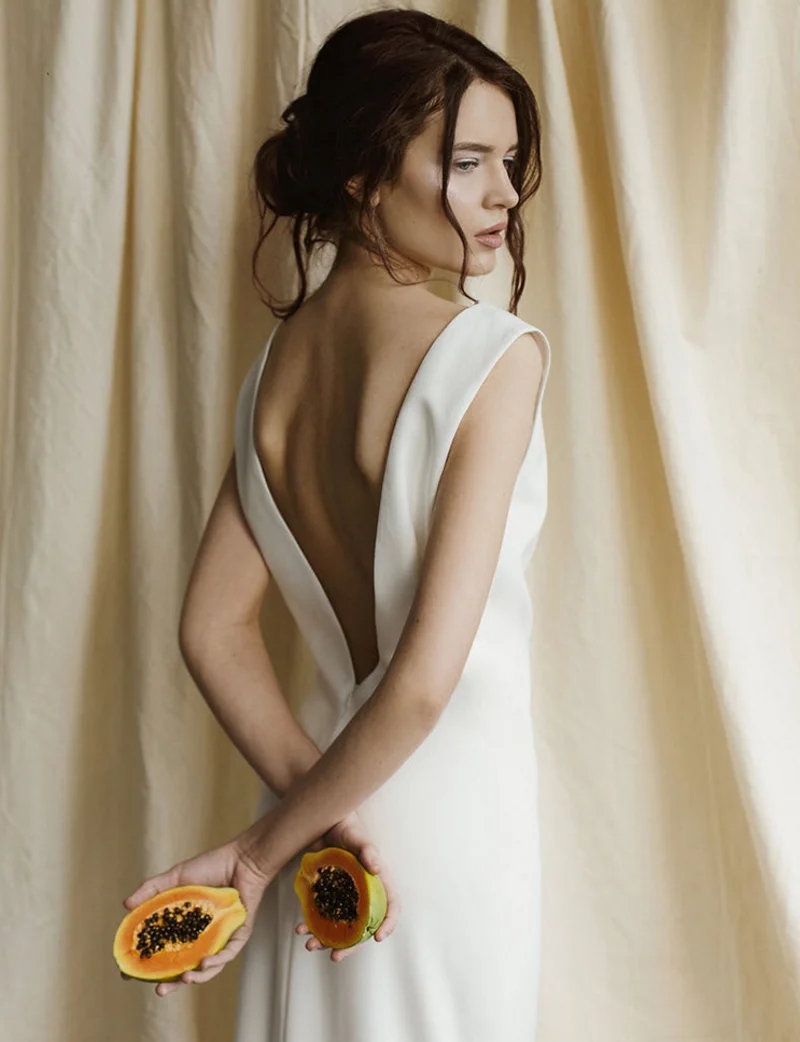 Simple Soft Satin Wedding Dress 2024 A-line Boat Neck Sleeveless Sweep Train Backless Bridal Gown Boho Beach Robes de Mariage