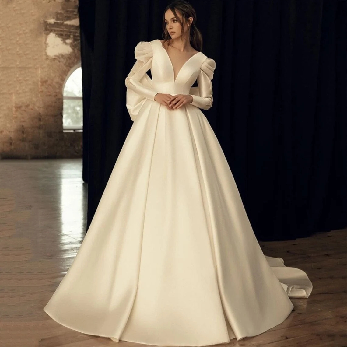 Long Sleeves Wedding Dresses Robe de Mariage V Neck A-Line Floral Lace Wedding Gowns Princess Vintage Brides Dress