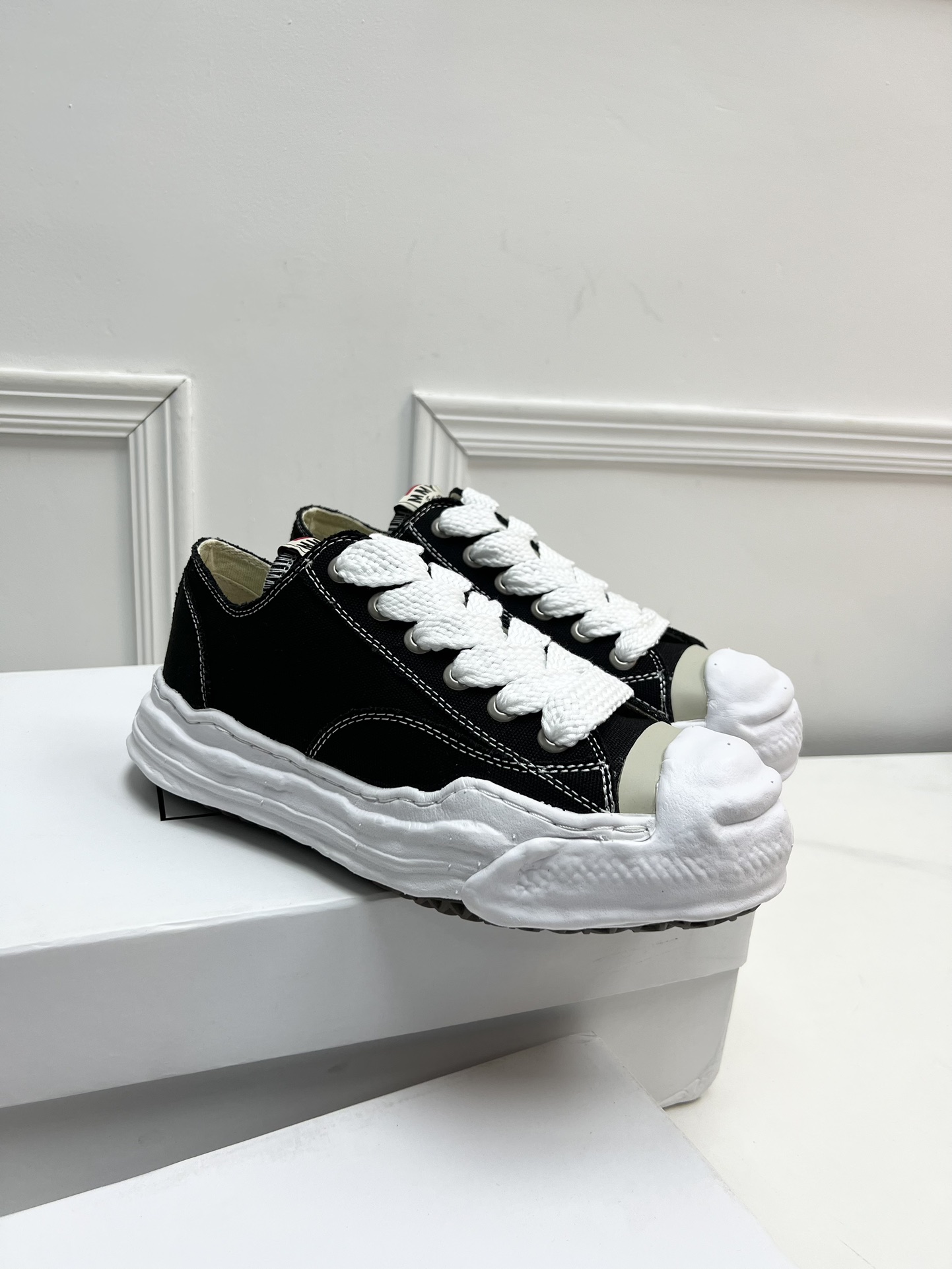 Women Shoes Maison Mihara Yasuhiro Mmy Peterson Low-top Sneakers Over-dyed Og Sole Fashion Perfect Original Box Size 35-44, 7 as picture
Women Shoes Maison Mihara Yasuhiro Mmy Peterson Low-top Sneakers Over-dyed Og Sole Fashion Perfect Original Box Size 35-44, 7 as picture
