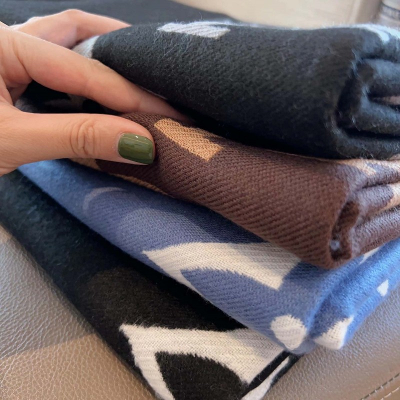 Designer scarf fashion womens mens scarf Autumn winter classic Multiple styles accessories simple retro women shawl Multiple colors