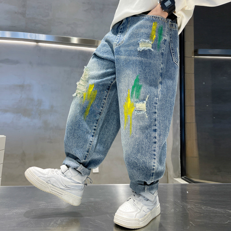 Jeans Boys Jeans Spring Autumn Children's Trousers Loose Fashion Painting Ripped Hole Toddler Korean Kids Casual Denim Pants 4-13Years 230413