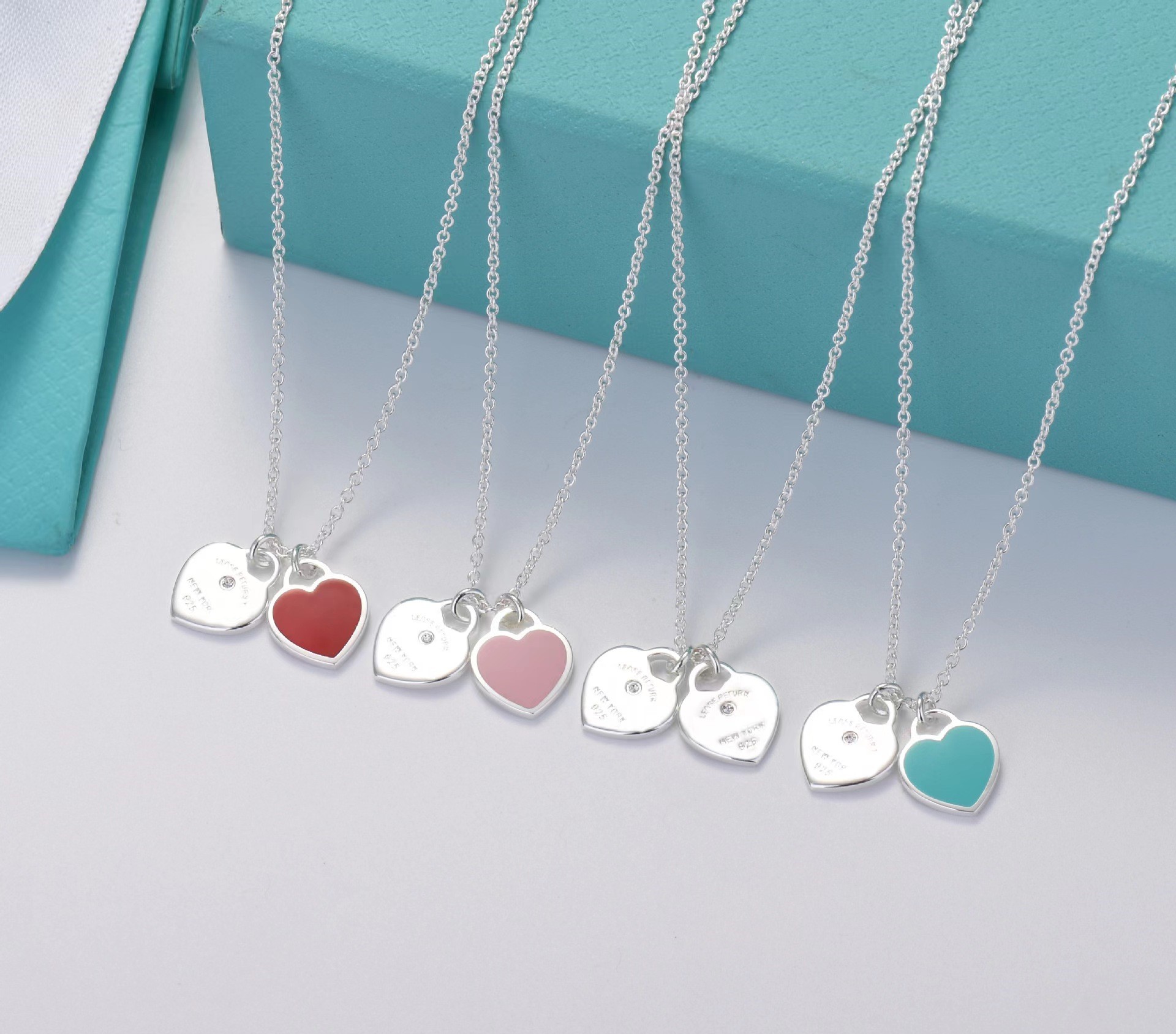 Love necklace for women fashion jewlery bracelets designer necklaces Heart Pendant Necklaces gifts for women Eternal Love
Love necklace for women fashion jewlery bracelets designer necklaces Heart Pendant Necklaces gifts for women Eternal Love