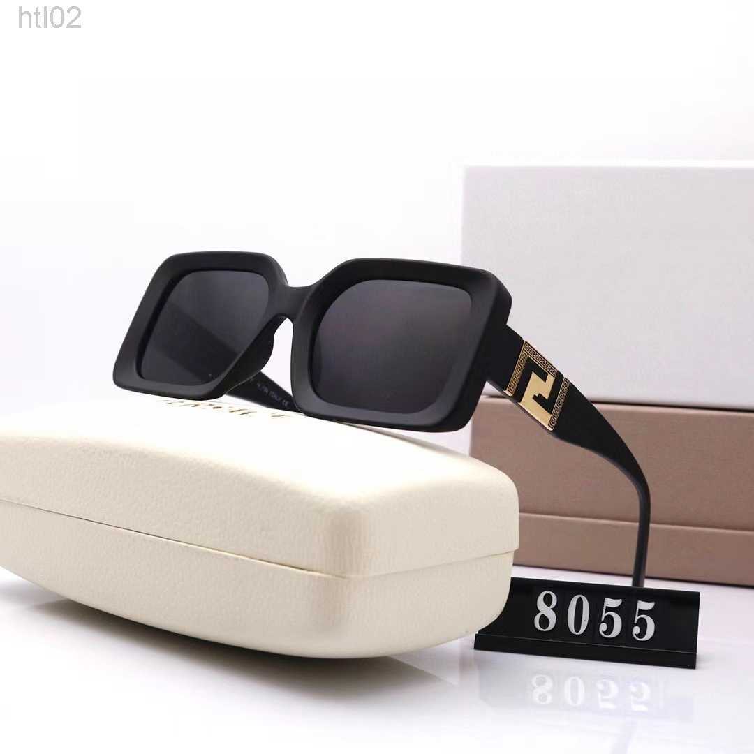 Luxurious Designer Versage Sunglasses Vercace Overseas Men's and Women's Square Head Tourism Glasses Special 8055
Luxurious Designer Versage Sunglasses Vercace Overseas Men's and Women's Square Head Tourism Glasses Special 8055