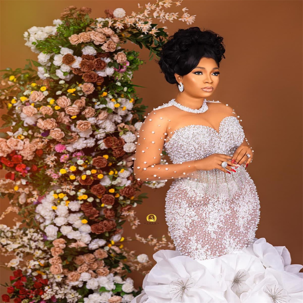 2023 Nov Arabic Aso Ebi Plus Size Mermaid White Wedding Dress Beaded Pearls Tiers Organza Bridal Gowns Dresses ZJ302