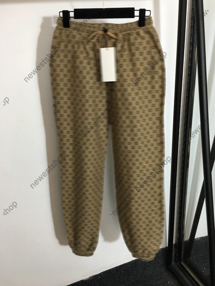 2023 spring Womens Plus Size Pants Designer Double Letter print Pants Sweatpants for women Fashion Casual Jogging Pant lady Womens Sports Trouses Clothing, Khaki
2023 spring Womens Plus Size Pants Designer Double Letter print Pants Sweatpants for women Fashion Casual Jogging Pant lady Womens Sports Trouses Clothing, Khaki