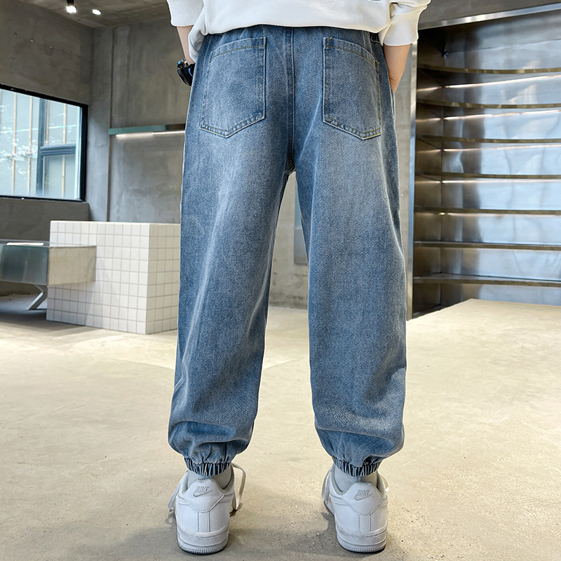 Jeans Spring Children's Clothing Boys' Casual Fashion Bag Feet Loose Fit All Matching Jeans Small and Medium Jeans for Children 230406