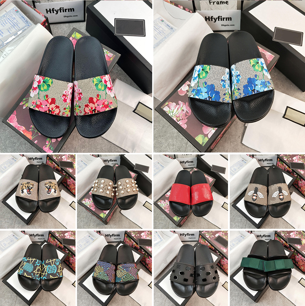 Designer Men Women Sandals Correct Flower Slippers Tiger Bee Wolf snake strawberry print Slide Summer Wide Flat Sandal Beach Slipper Size 35-48, Multi-color
Designer Men Women Sandals Correct Flower Slippers Tiger Bee Wolf snake strawberry print Slide Summer Wide Flat Sandal Beach Slipper Size 35-48, Multi-color