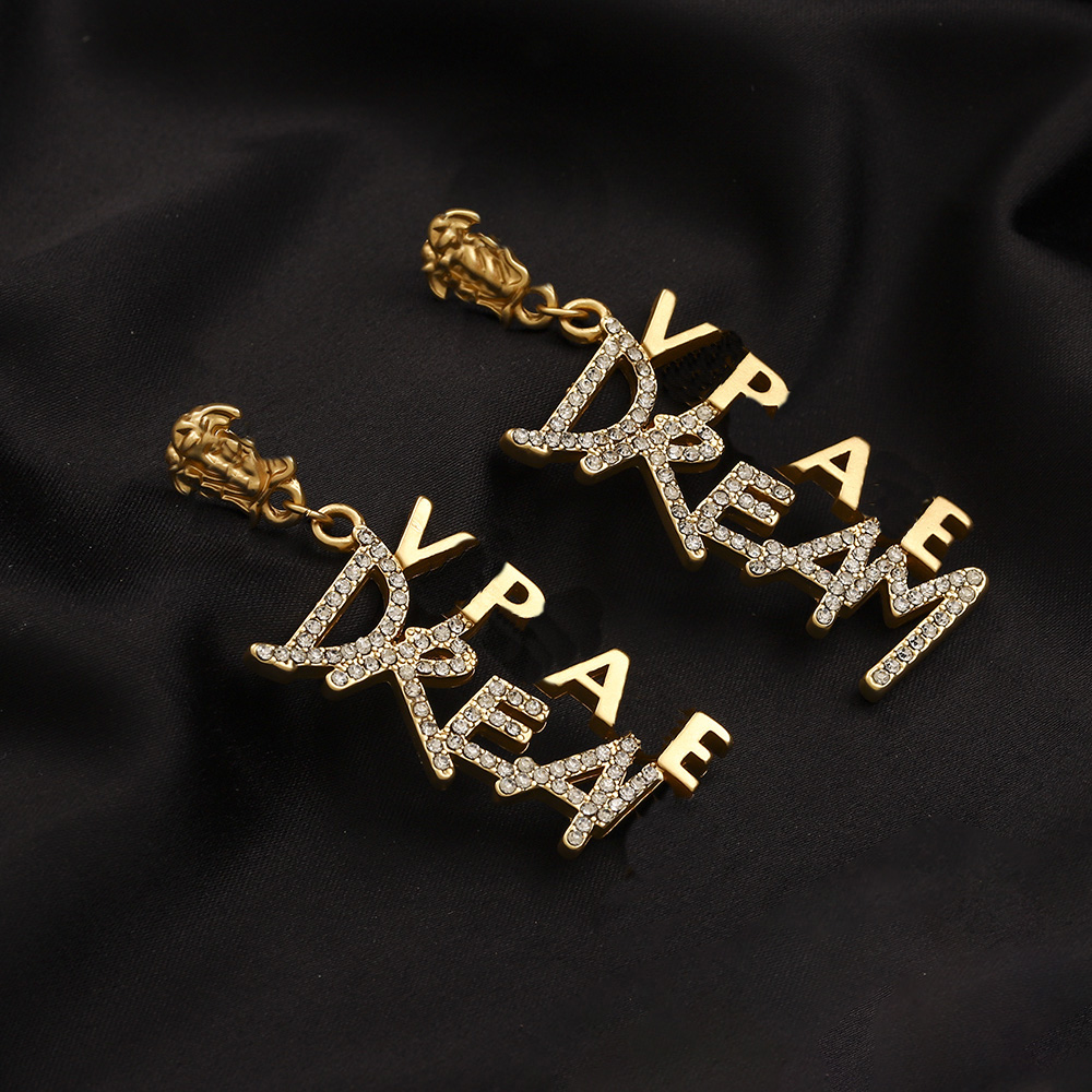 18K Gold Plated Earrings Charm Brand High Sense Diamond Earrings 925 Silver Letter Earrings Designer Jewelry Gift Wedding party Accessories
18K Gold Plated Earrings Charm Brand High Sense Diamond Earrings 925 Silver Letter Earrings Designer Jewelry Gift Wedding party Accessories