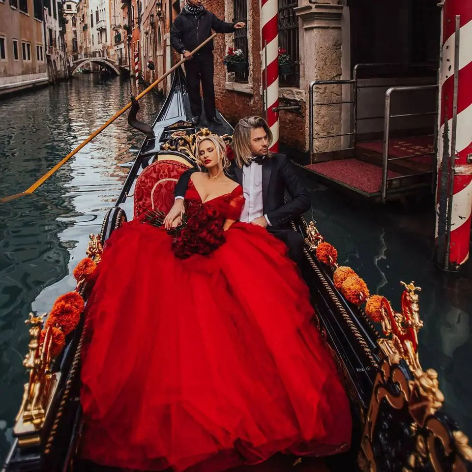 Princess Prom Dresses Red Off Shoulder Ball Gown Formal Dress For Women Girls Crystals Beaded Tulle Long Special Occasion Gowns Evening Wear