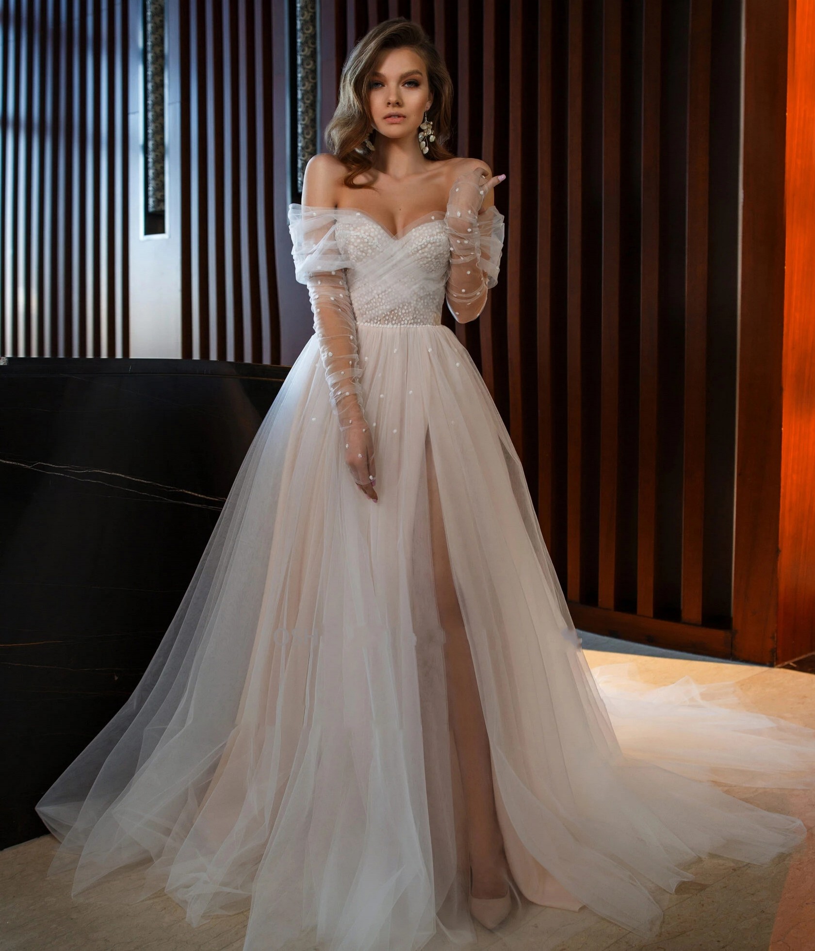 Elegant Soft Tulle Boho Wedding Dress Long Sleeves Sweetheart Pearls Bride Gowns Beach Front Split Princess Robe De Mariage