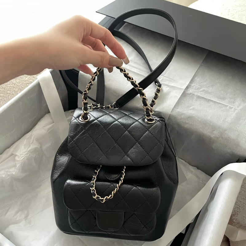 Luxury designer womens mini backpack diamond lattice backpacks 22C DUMA Oil wax cowhide Double Chain channel vintage shoulder bags, Grey
Luxury designer womens mini backpack diamond lattice backpacks 22C DUMA Oil wax cowhide Double Chain channel vintage shoulder bags, Grey