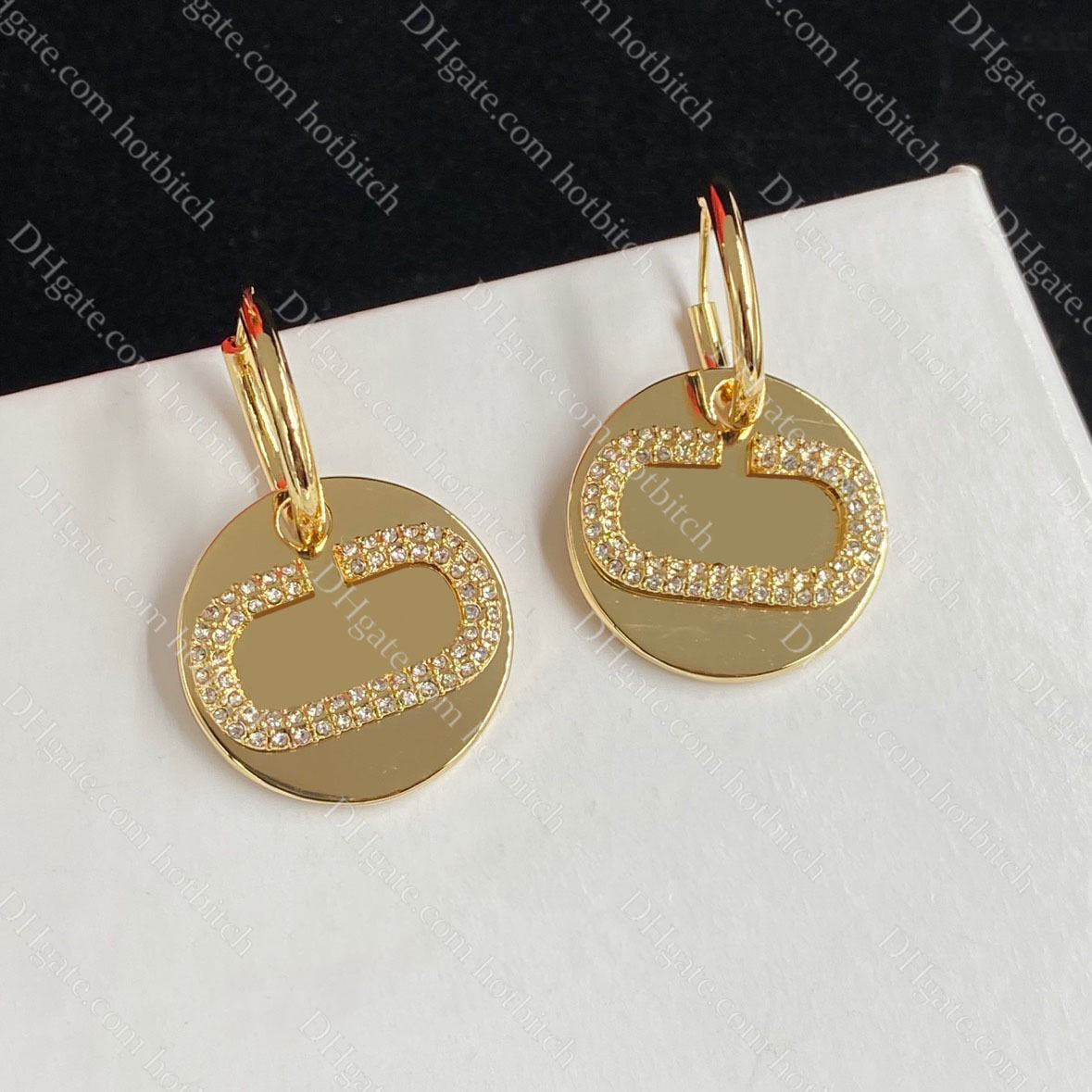 Letter Style Diamond Earrings Women Simple Gold Chain Bracelet Designer Jewelry Set Four Piece Set Valentine Day Gift for Girlfriend With BOX
Letter Style Diamond Earrings Women Simple Gold Chain Bracelet Designer Jewelry Set Four Piece Set Valentine Day Gift for Girlfriend With BOX
