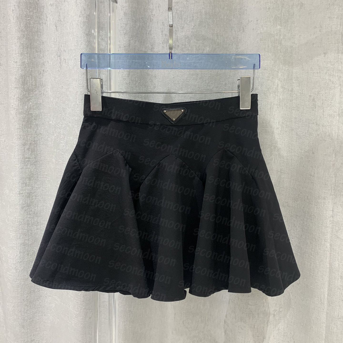 Metal Badge Black Skirt Women Ball Gown Skirts Summer High Waist Skirt Party Sexy Skirts
Metal Badge Black Skirt Women Ball Gown Skirts Summer High Waist Skirt Party Sexy Skirts