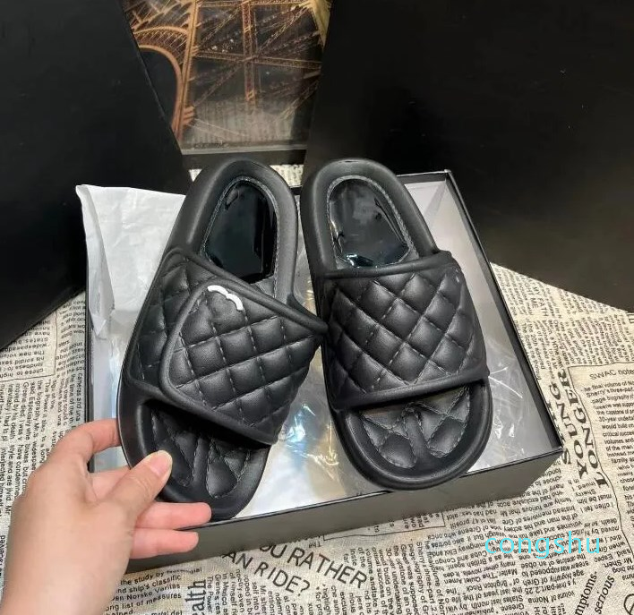 Designer Slippers Men Woman slider Foam Runner Slide Slipper Ochre Bone Resin Clog Desert slides shoe Blue, White
Designer Slippers Men Woman slider Foam Runner Slide Slipper Ochre Bone Resin Clog Desert slides shoe Blue, White